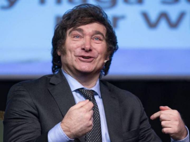 Milei sube la apuesta: “Estamos a muy poco de dolarizar”