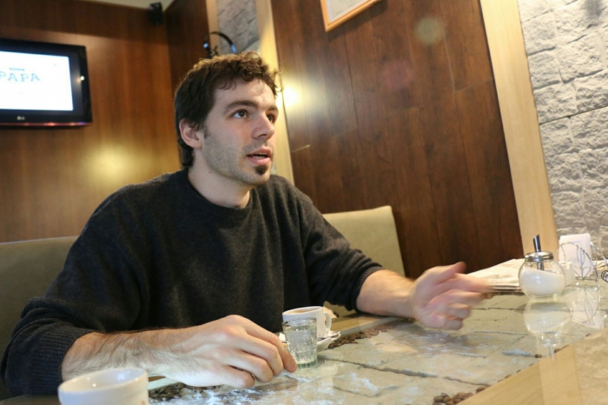 Germán Spahr ganador del premio por el diseño de una vivienda sustentable.