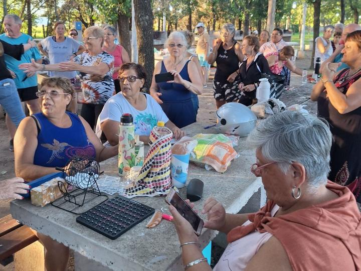 Vacaciones para adultos: 1400 personas disfrutan de las colonias