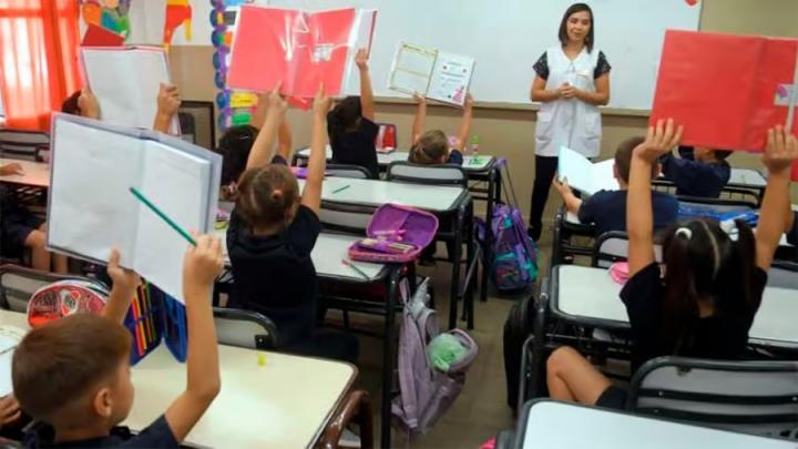 Entre Ríos: maestros cobrarán 311.000 pesos de inicial