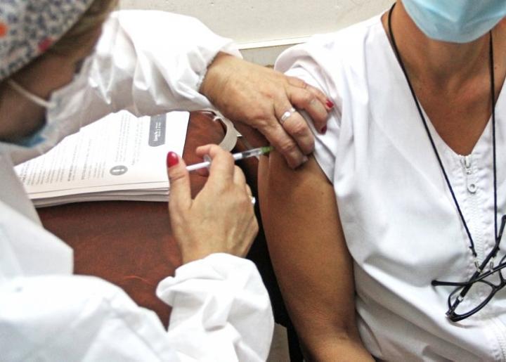 Aumentan los casos de dengue y covid en toda Santa Fe