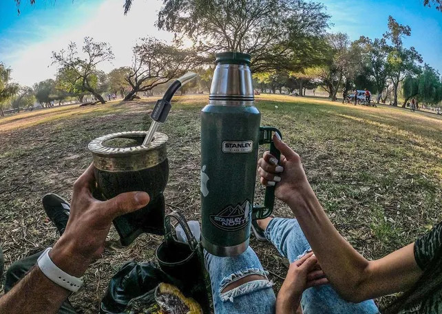 Anmat ordenó retirar 60 mil bombillas de mate del país