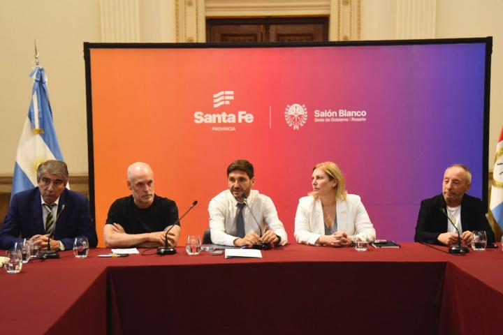 El gobernador reunió a su gabinete en Rosario