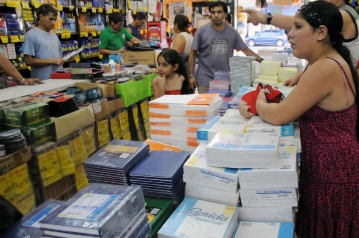 La canasta escolar cuesta cuatro veces más que en 2023