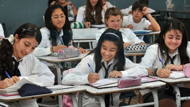 Los maestros endurecen su postura para iniciar las clases