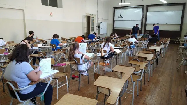 Los padres podrán ver online si sus hijos adeudan materias