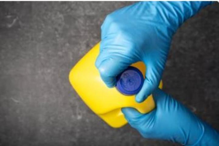 Prohibieron todos los productos de una marca de limpieza