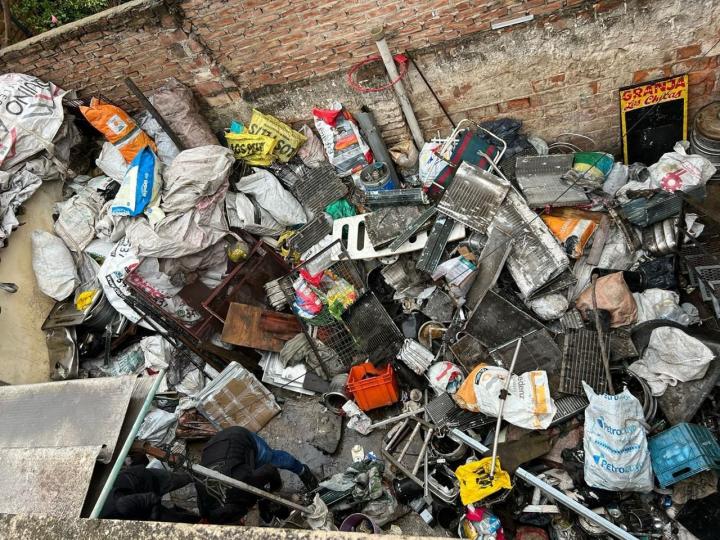 Incautan 4 toneladas de metal robado y detienen a 7 personas