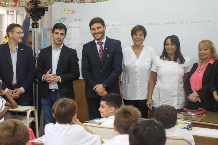 Pullaro: “Ya invertimos $1.000 millones en infraestructura escolar”