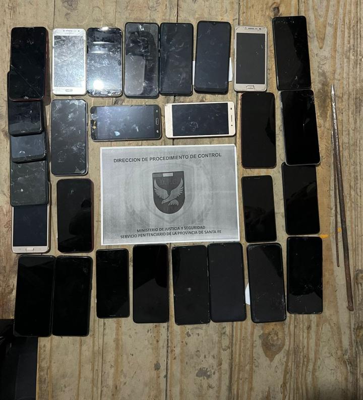 Provincia incautó 26 celulares en la cárcel de Coronda