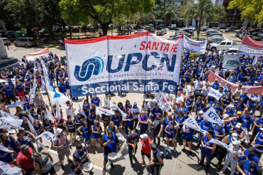 Upcn acordó con Pullaro la suba salarial a estatales
