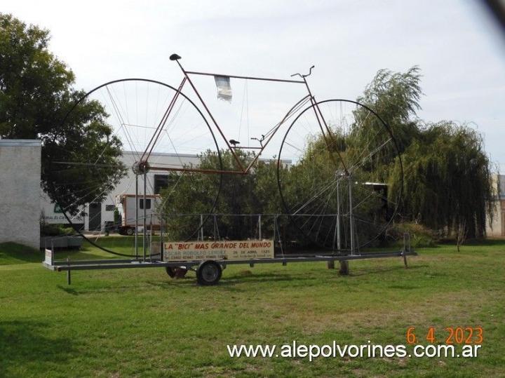 ¿Sabías que Argentina tiene la bicicleta más grande del mundo? 