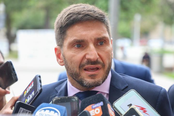 Santa Fe evalúa descontar los días de paro a los maestros