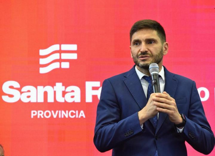 Pullaro asume la presidencia de la Región Centro