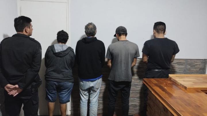 Secuestran 1 tonelada y media de cereal y detienen a 3 personas