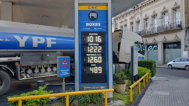 El gobierno dijo no pero igual subieron las naftas en Santa Fe