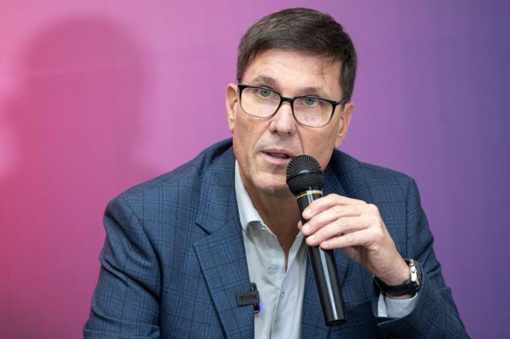 El premio por asistencia perfecta llega a los docentes privados