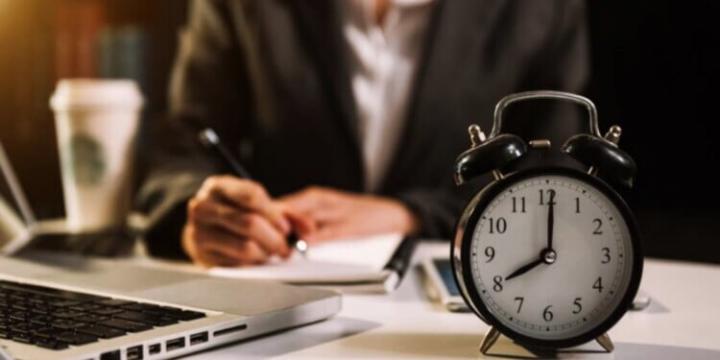 Presentan un proyecto para trabajar menos días en la semana