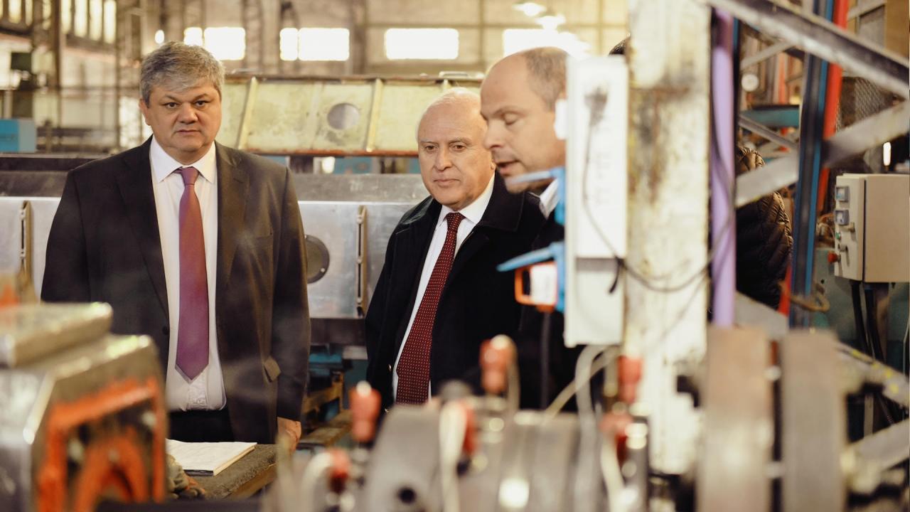 Entregan 2 millones para restaurar el parque automotor de VGB