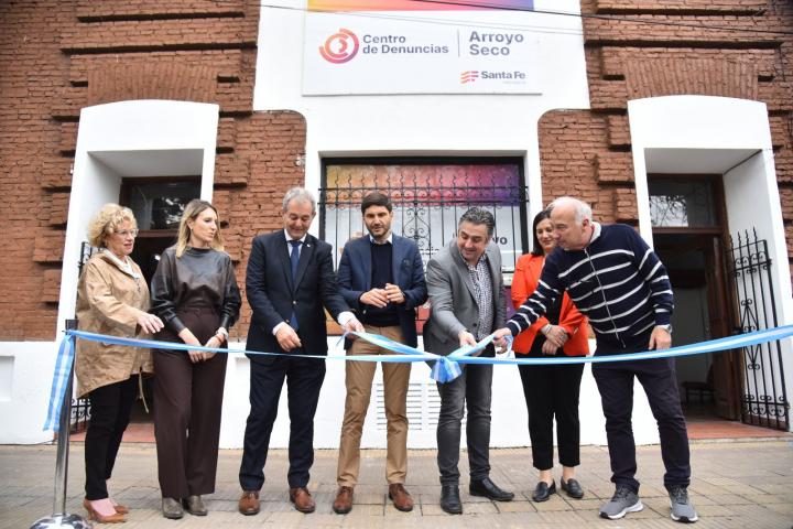 Pullaro inauguró el Centro de Denuncias 54 de la provincia 