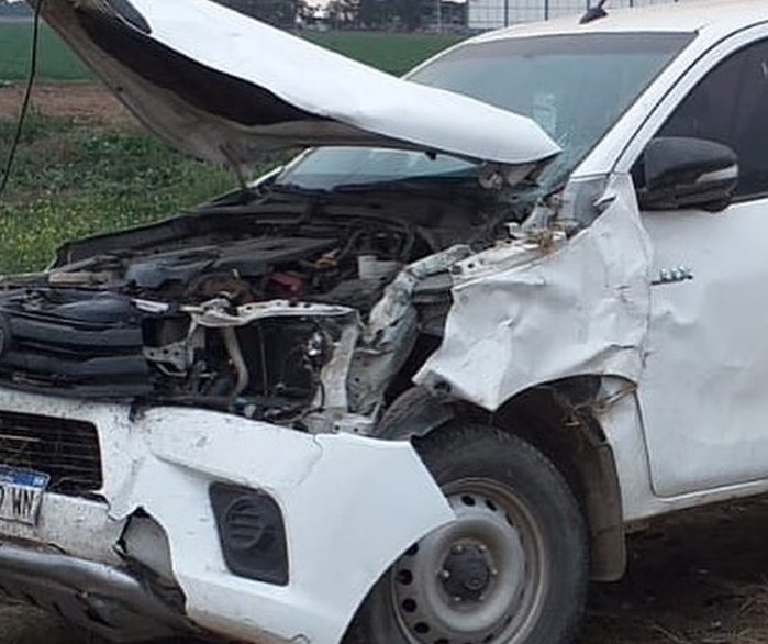 Perdió rollos y provocó un accidente