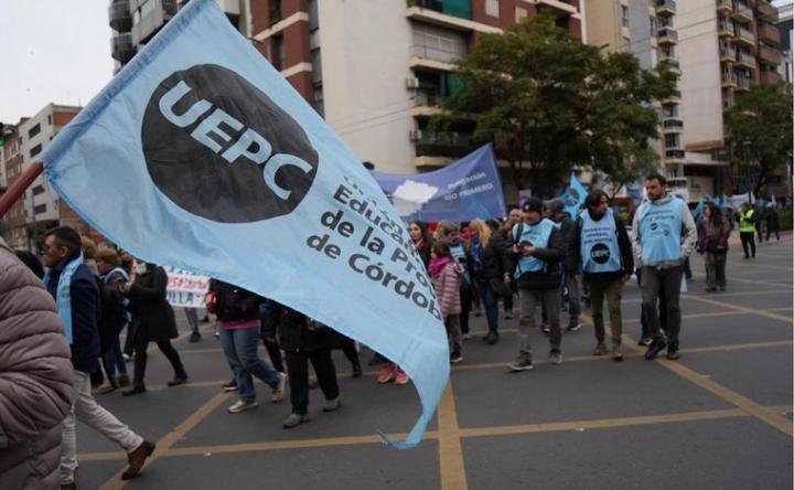 Córdoba ofreció $560.000 de inicial y los docentes lo rechazaron