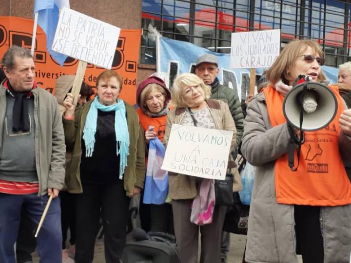 Buscan subir a 65 años la edad jubilatoria de las mujeres 