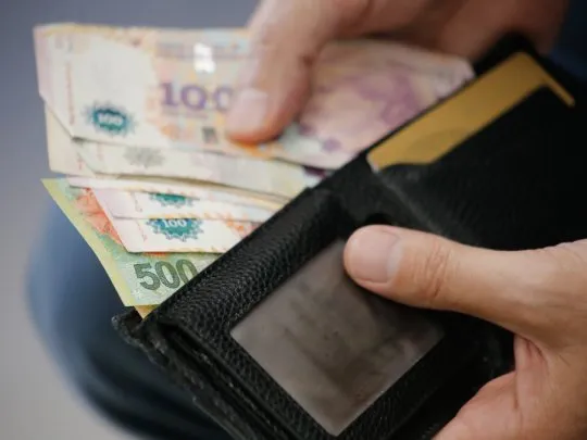 El 57% de los argentinos usa sus ahorros para gastos mensuales
