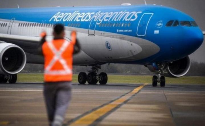 Milei decretará el final estatal de Aerolíneas Argentinas