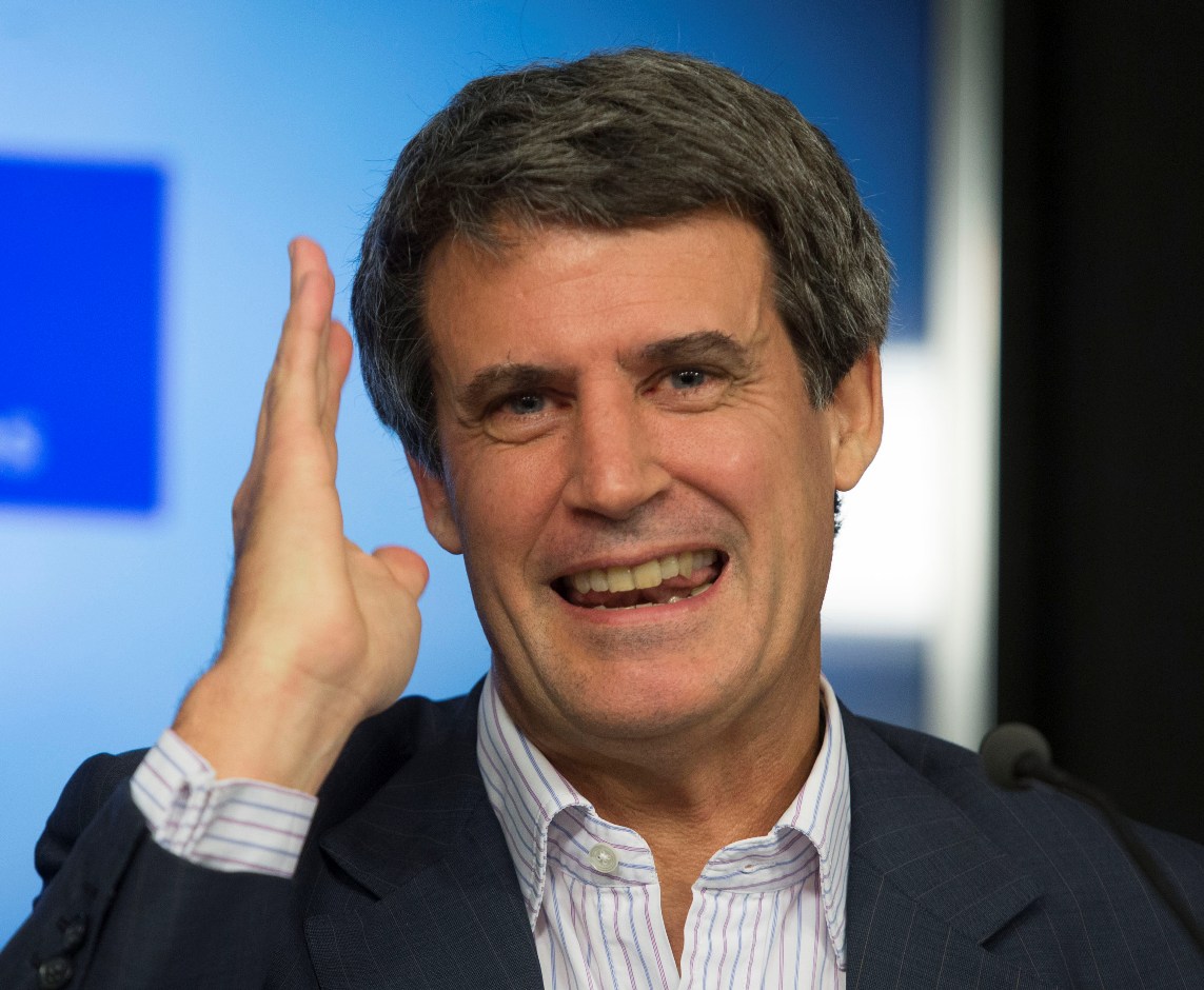 Prat Gay asegura que ya se ve la recuperación económica