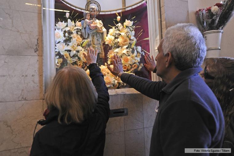 Un obispo pidió “rezar” para cuidar el trabajo