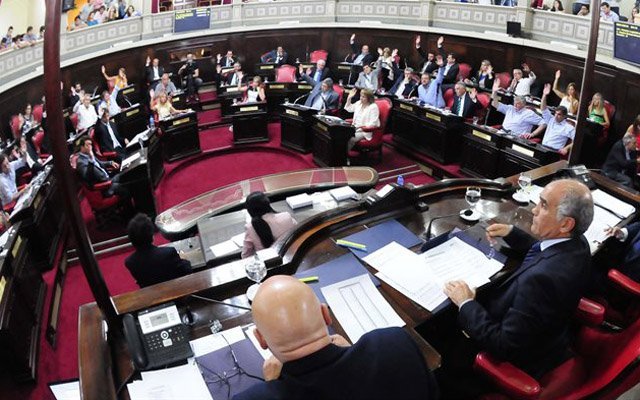 No más reelección indefinida de intendentes