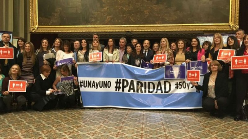 Mujeres quieren 50-50 en las listas