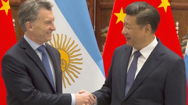 Macri confirmó 100 mil despidos