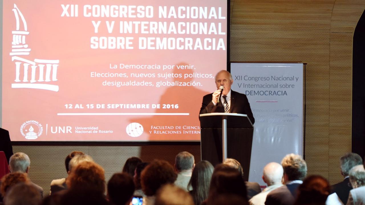 El gobernador abrió el Congreso sobre Democracia 