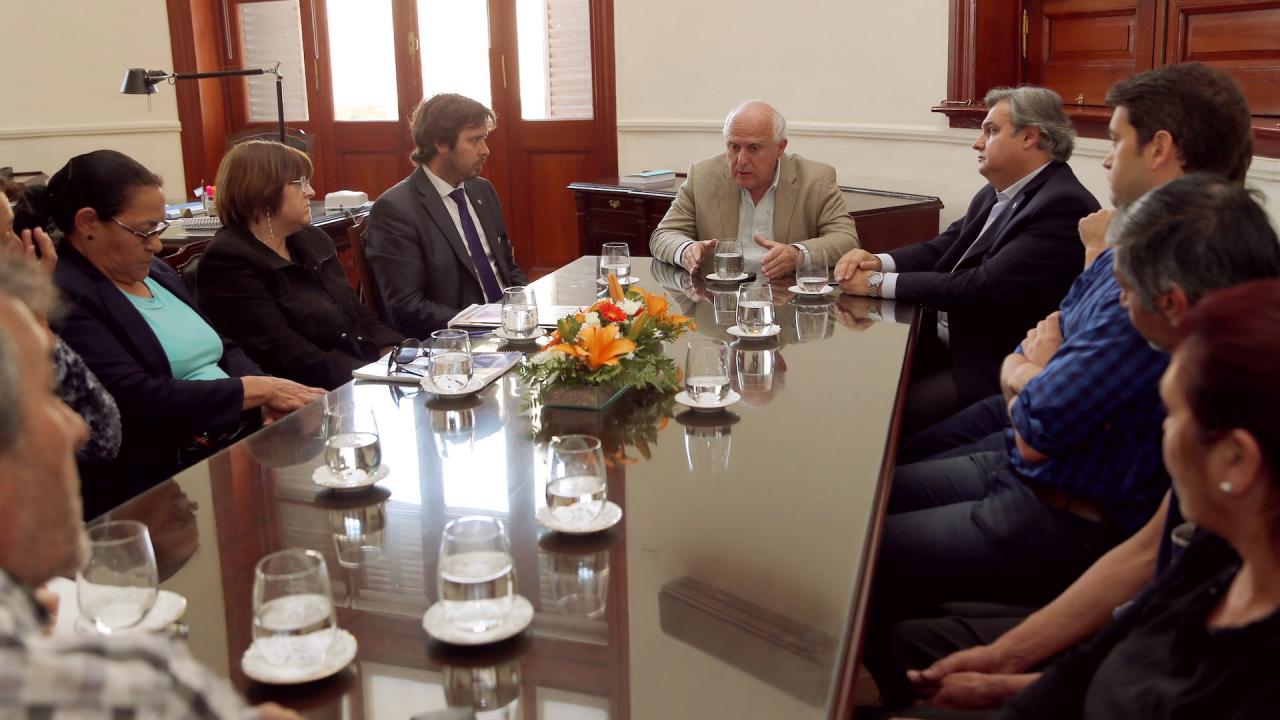 Lifschitz con familiares de victimas de la inseguridad