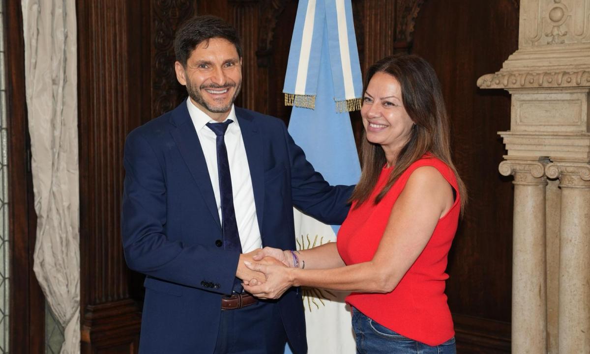 El gobernador contento con lo que se acordó con la ministra de Capital Humano de la Nación.