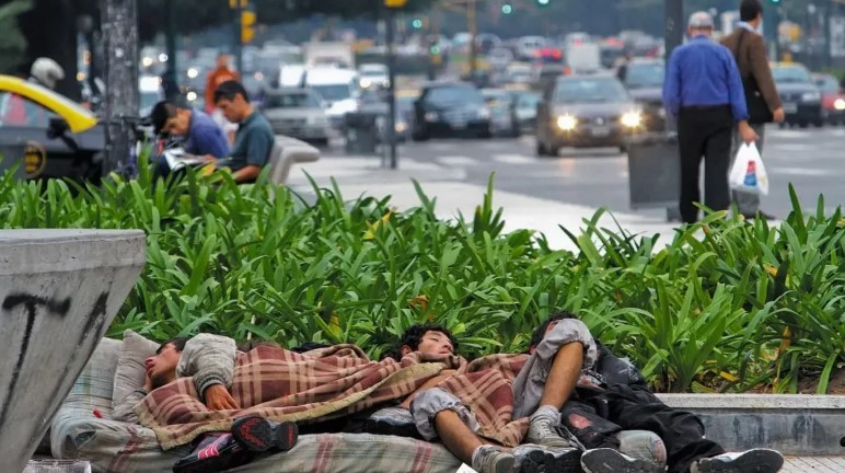 Hay 10.000 personas que viven en la calle en 19 provincias