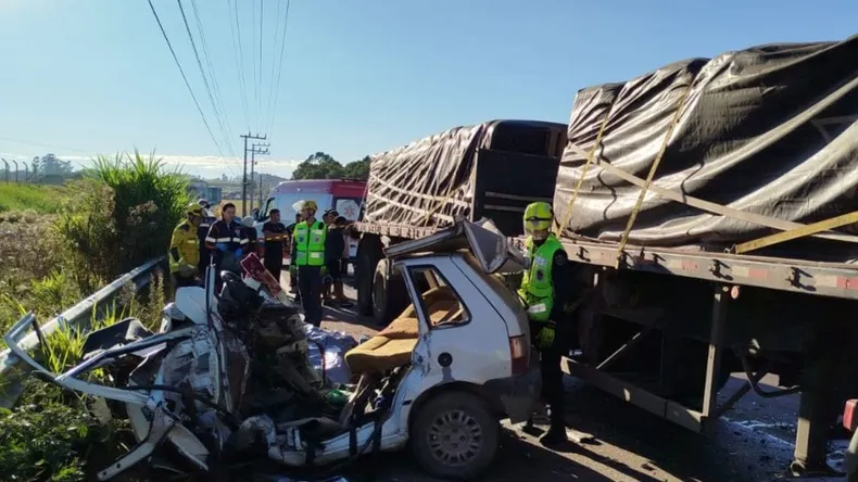 Trágico choque en Brasil: mueren todos los integrantes del Fiat Uno