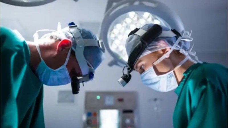 Prohíben tornillos e implantes usados en cirugías