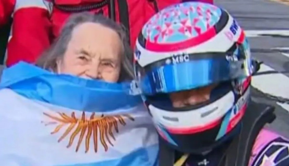 La emoción de Colapinto por la presencia de su abuela en su Road Show