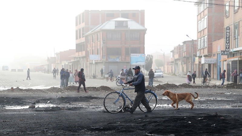 En Bolivia no hay paz: abren un corredor humanitario