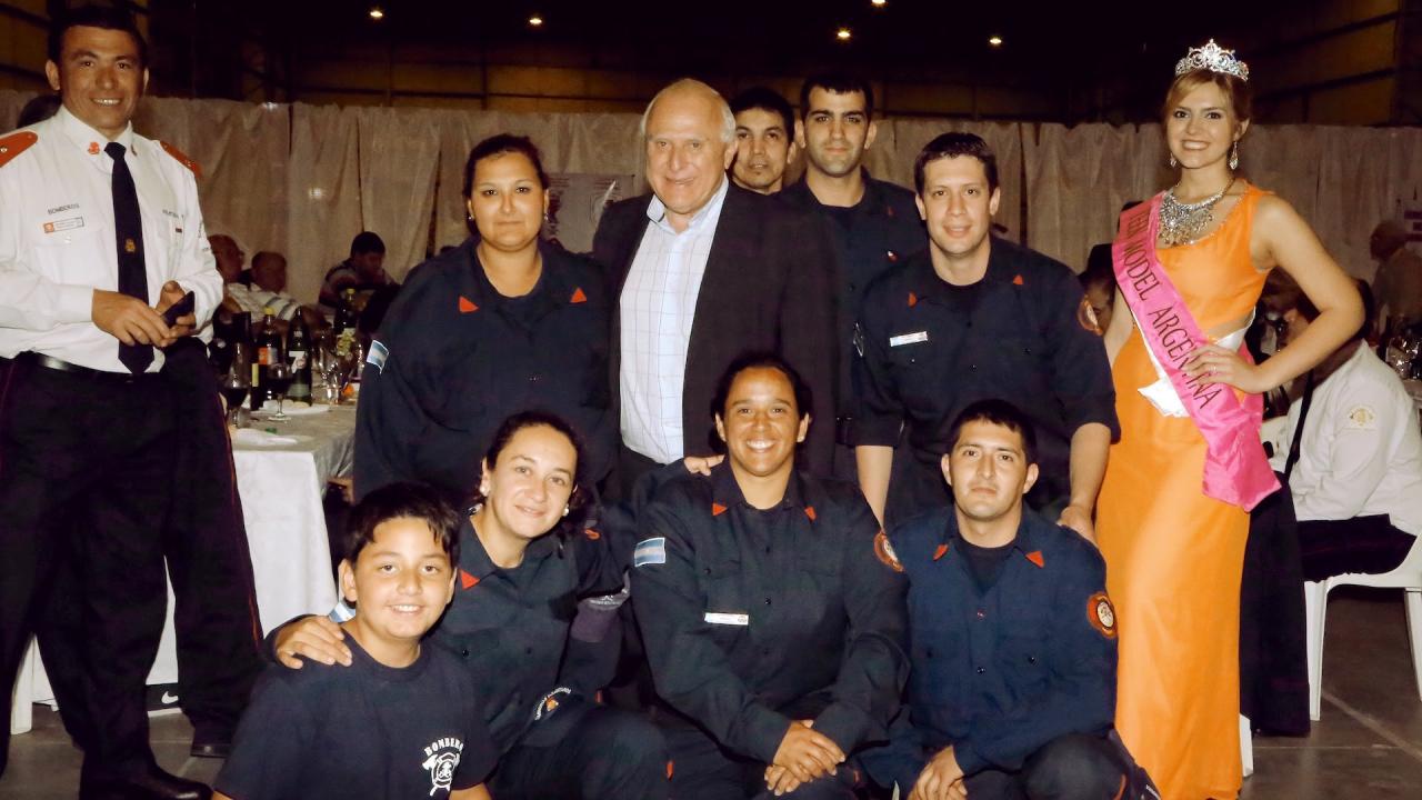 Lifschitz reconoció la “tarea invalorable” del bombero voluntario