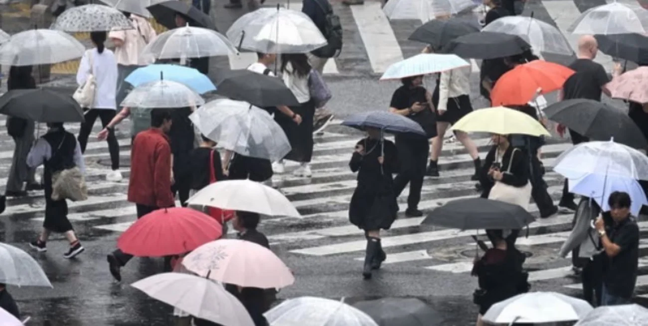 Récord: hace 35 días que llueve en Tokio