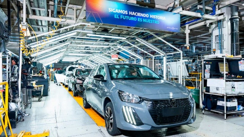 El CEO de Fiat y Peugeot analiza cerrar sus fábricas en Argentina