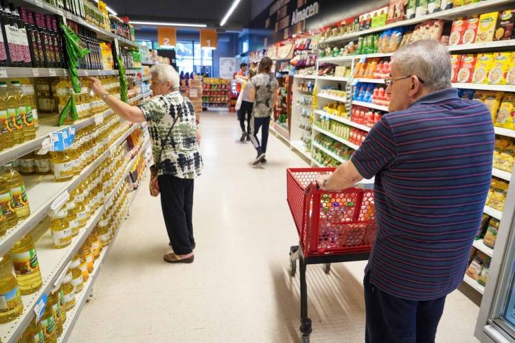 Las ventas en los súper caen por tercer mes consecutivo