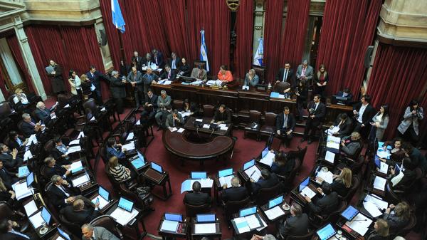 Quieren prohibir el nepotismo en el Estado