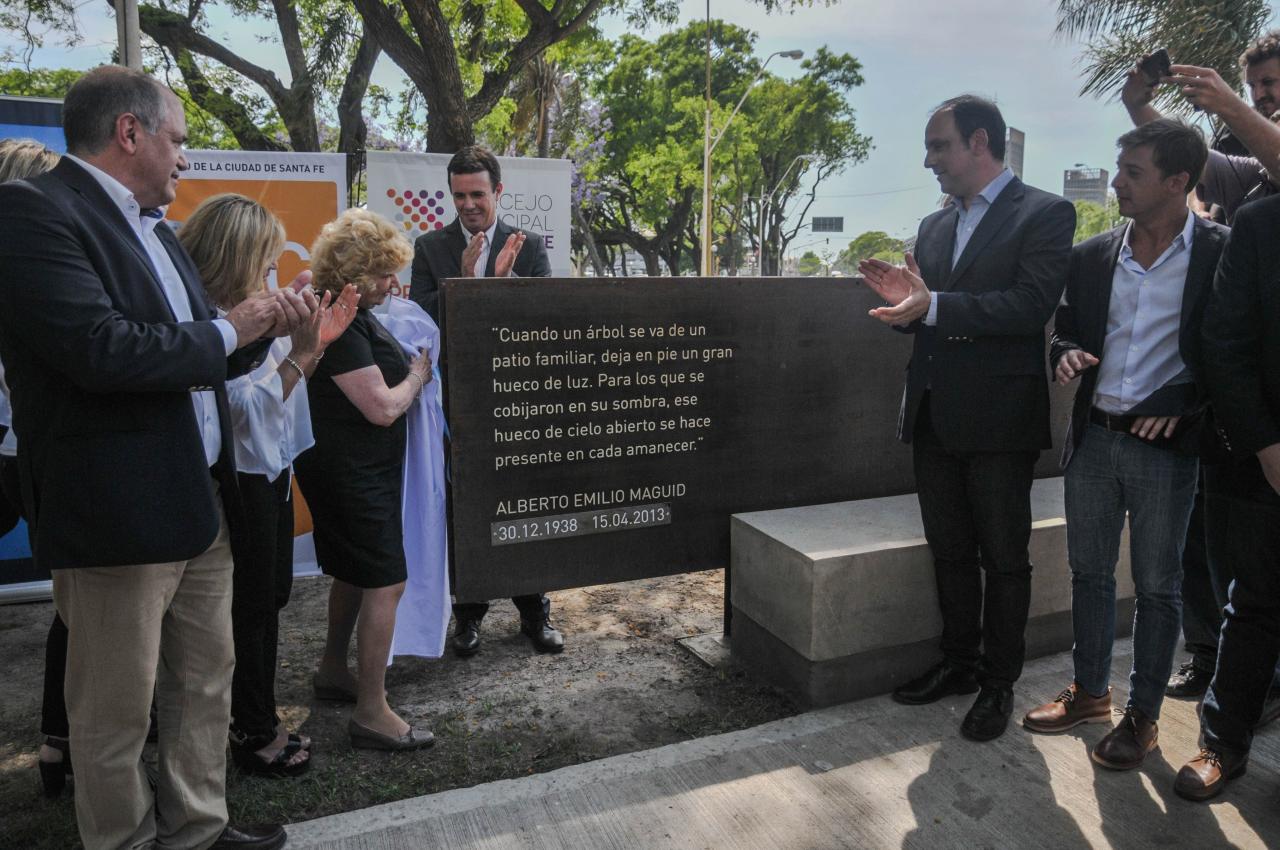 Inauguraron el Paseo Alberto Maguid en Santa Fe