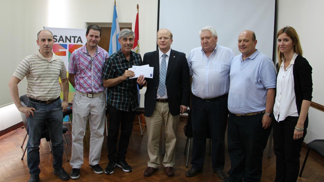 Entregaron créditos por 2,4 millones a productores y empresas