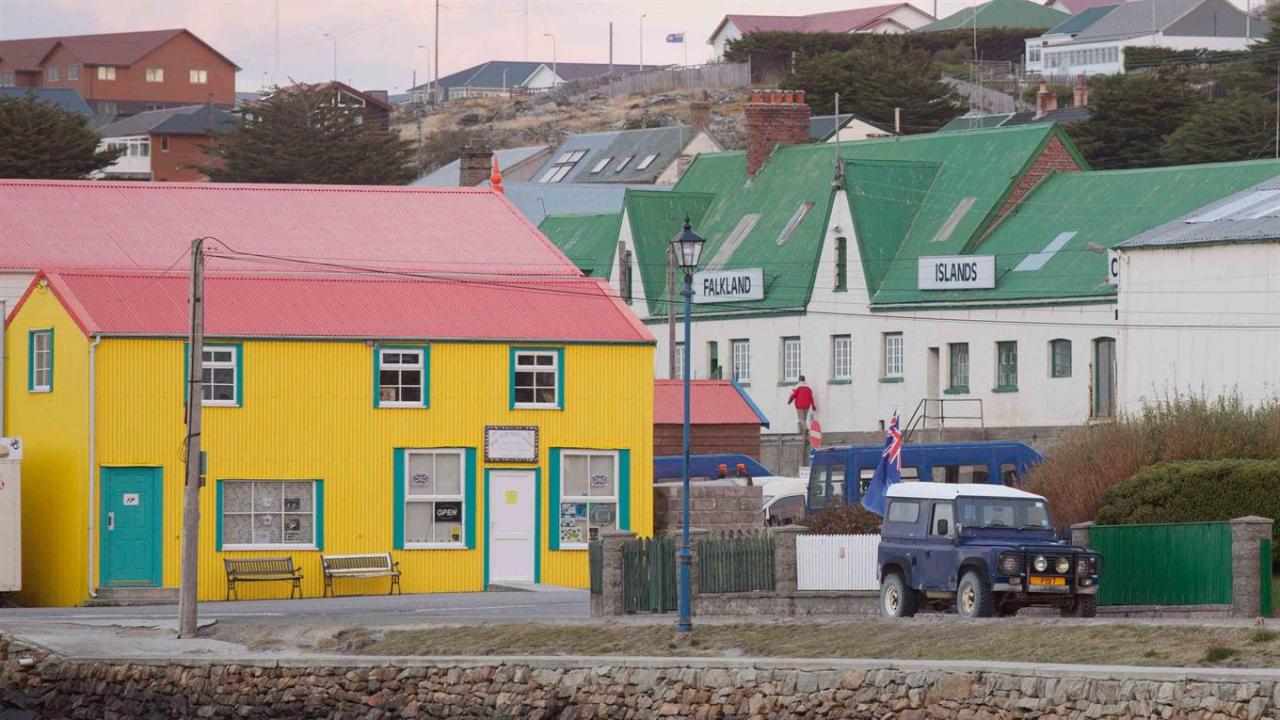 Acuerdan reanudar los vuelos de Malvinas al continente